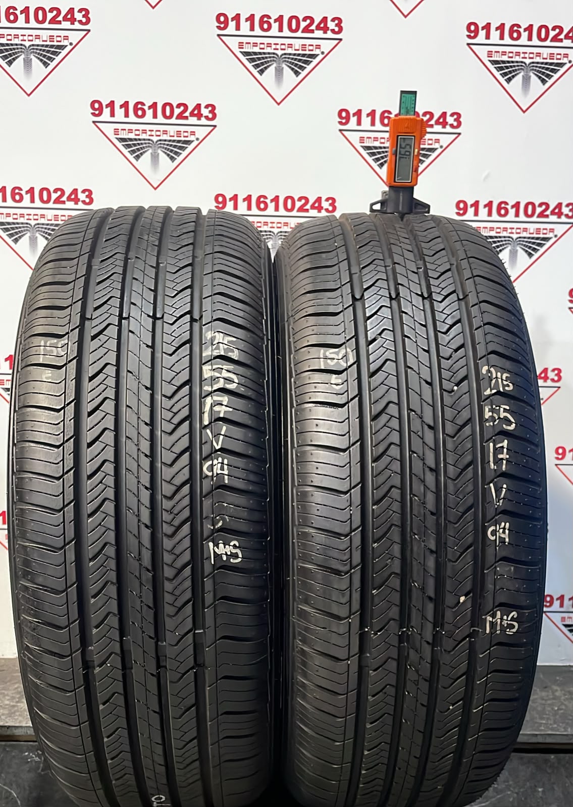 MAXXIS  USADO  215/55 R17 94 V